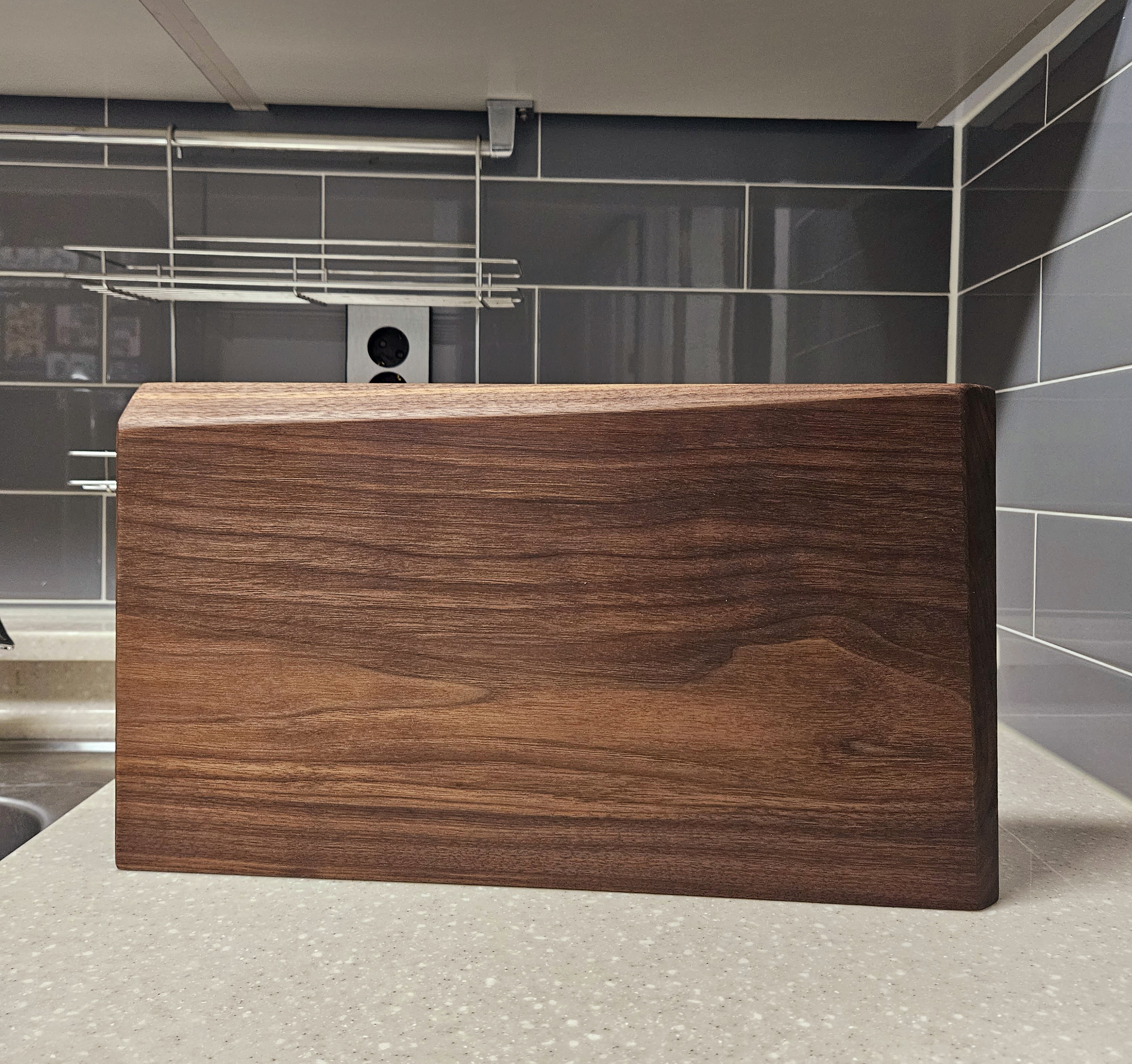 신현공예 월넛 호두 통원목 우드 주방 위생 수제 양면 플레이팅 사각 중 황동발 나무도마